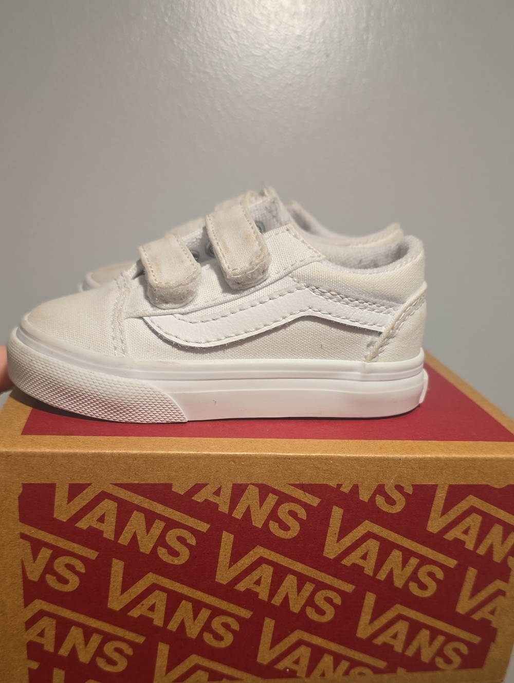 4.5 US Toddler Vans Kids White Velcro Old Skool Canvas Sneakers